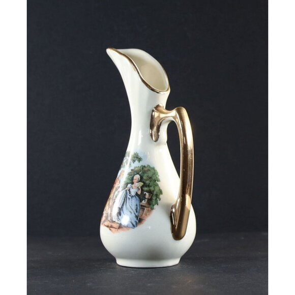 Hand Painted Pitcher Colonial Scene Gilded Accents 6.5" Japan 1950s GC - Picture 3 of 9